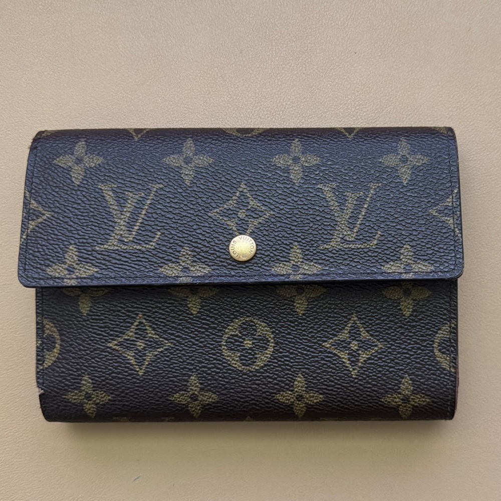 Louis Vuitton Sarah Wallet - Monogram Canvas